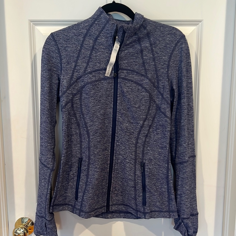 Lululemon zip up size 8. Great exercise or just to throw over a tank.